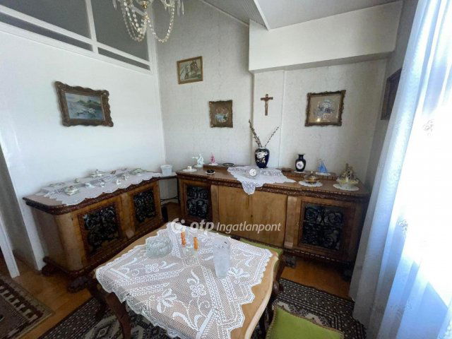 Kiadó panellakás, albérlet, Kaposváron 250 E Ft / hó