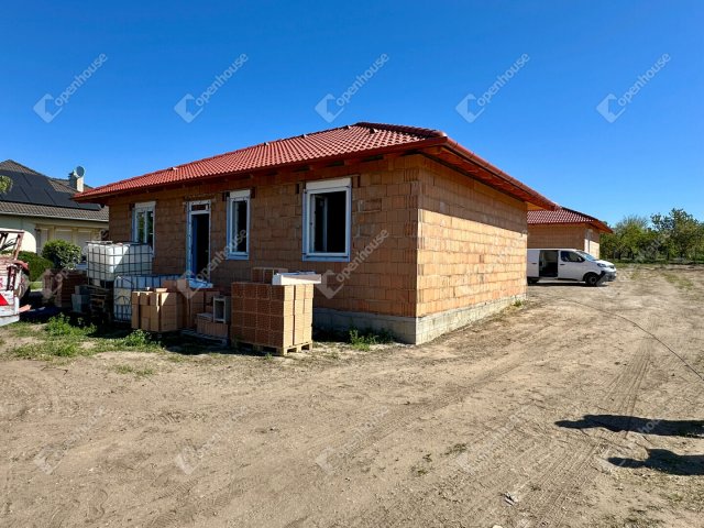 Eladó családi ház, Pátkán 82 M Ft, 4 szobás