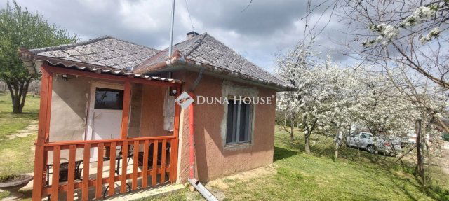 Eladó családi ház, Dombóváron 10.5 M Ft, 1 szobás