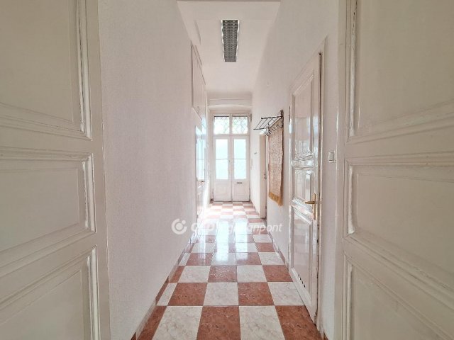 Eladó téglalakás, Budapesten, VIII. kerületben 73.4 M Ft