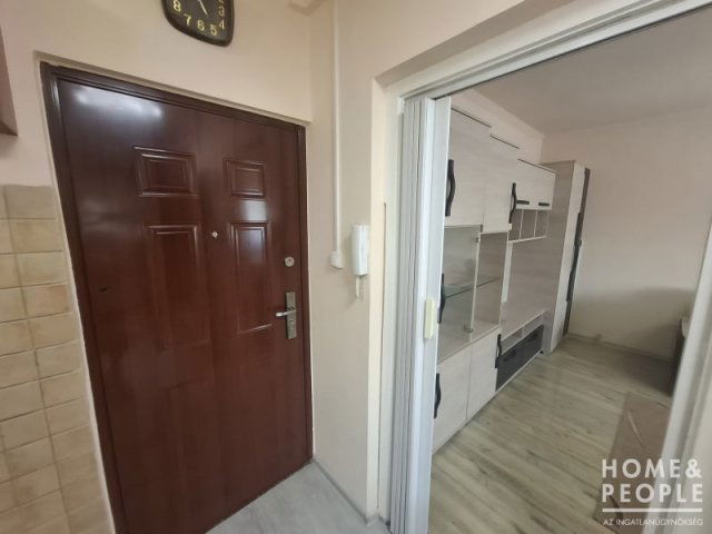 Eladó téglalakás, Szegeden 40.2 M Ft, 2 szobás