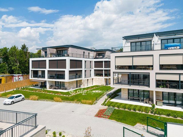 Eladó téglalakás, Balatonkenesén 125 M Ft, 2 szobás