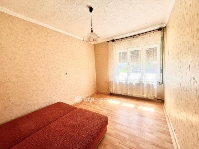 Eladó családi ház, Mezőkomáromban 30 M Ft, 3+1 szobás