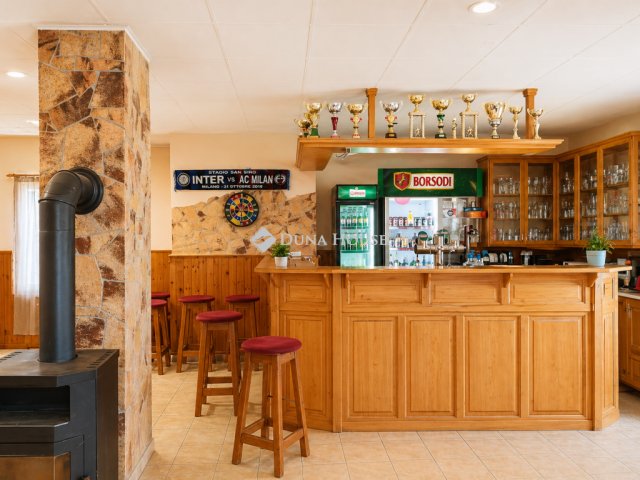 Eladó üzlethelyiség, Gyóróban 18.99 M Ft, 1 szobás