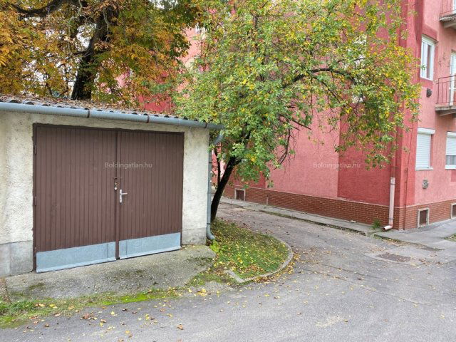 Eladó garázs, Kaposváron, Zárda közben 6.3 M Ft