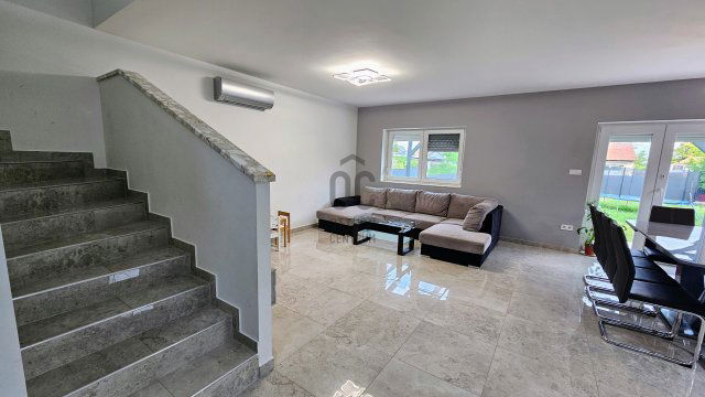 Eladó családi ház, Dunaharasztin 129.9 M Ft, 5 szobás