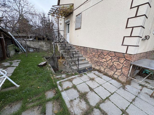 Eladó családi ház, Kiskunlacházán 65 M Ft, 5 szobás