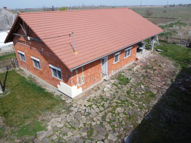 Eladó családi ház, Kiskörén 52.9 M Ft, 3 szobás