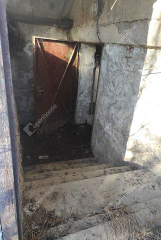 Eladó családi ház, Kisbéren 15.9 M Ft, 2 szobás