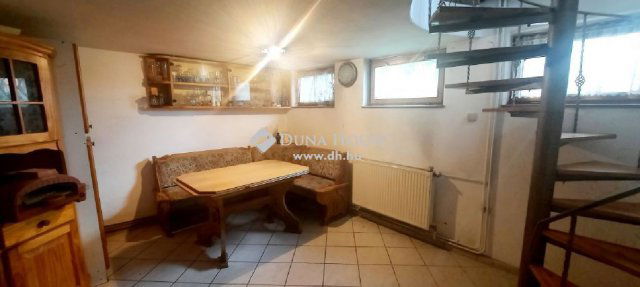 Eladó nyaraló, Sukorón 49 M Ft, 5 szobás / költözzbe.hu