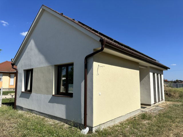 Eladó családi ház, Dabason 74 M Ft, 3 szobás