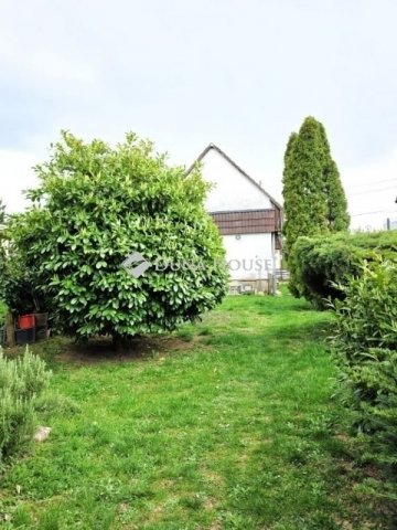 Eladó családi ház, Pécsett 84.9 M Ft, 4 szobás