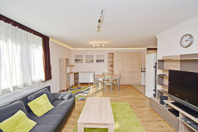 Eladó téglalakás, Debrecenben 86.9 M Ft, 3 szobás