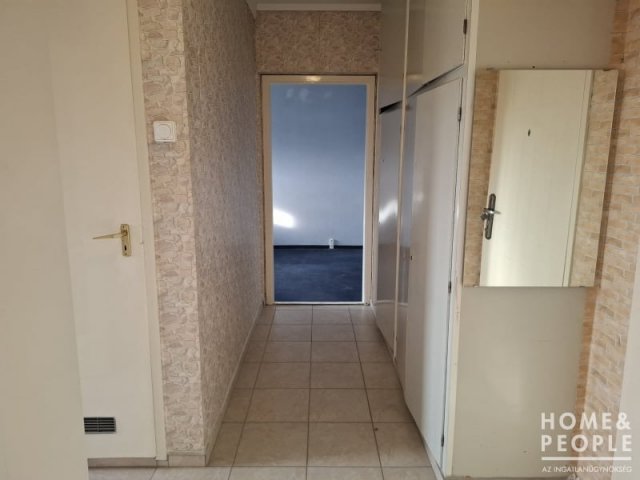 Eladó téglalakás, Szegeden 46.99 M Ft, 2 szobás