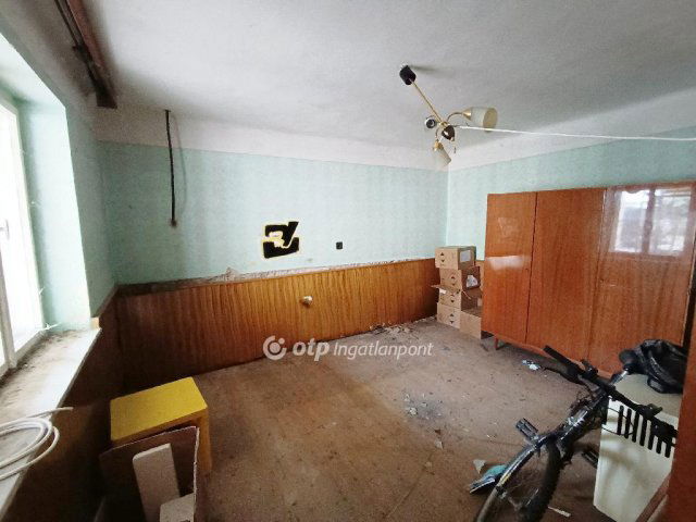 Eladó családi ház, Sóskúton 64.9 M Ft, 3 szobás