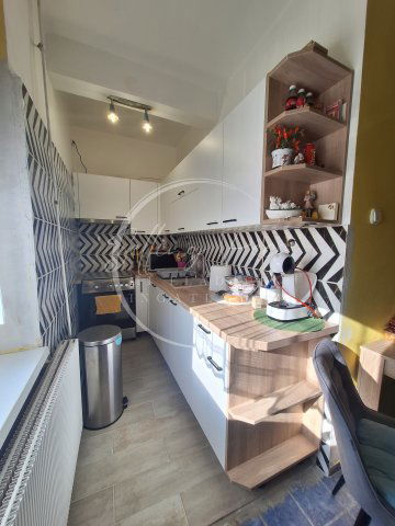 Eladó téglalakás, Komlón 28.9 M Ft, 2 szobás