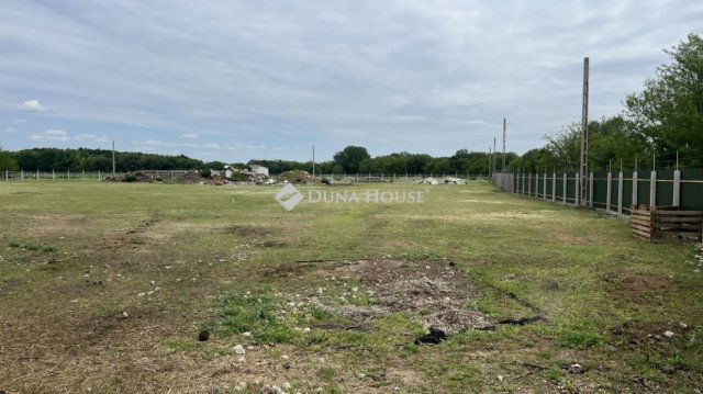 Eladó telek, Vecsésen 250 M Ft / költözzbe.hu