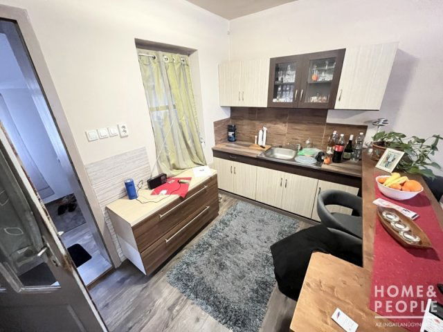 Eladó családi ház, Szatymazon 39.499 M Ft, 1 szobás