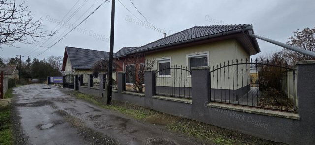 Eladó családi ház, Abonyban 74 M Ft, 3 szobás