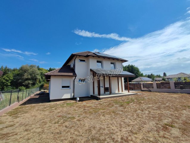 Eladó ikerház, Vácrátóton 105 M Ft, 5 szobás