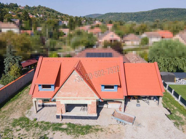 Eladó családi ház, Verőcén 239 M Ft, 7 szobás