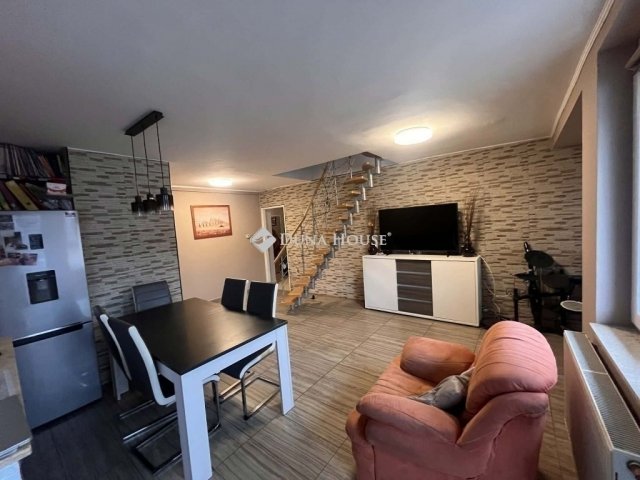 Eladó téglalakás, Szegeden 114 M Ft, 5 szobás