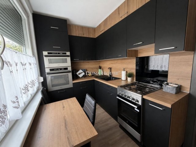 Eladó panellakás, Debrecenben 62 M Ft, 3 szobás