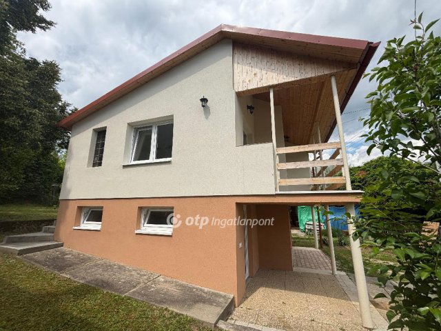 Eladó nyaraló, Szalonnán 39.9 M Ft, 2 szobás