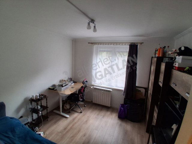 Eladó panellakás, Budapesten, IV. kerületben, Kordován téren