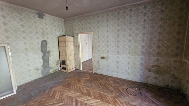 Eladó téglalakás, Komlón 15.5 M Ft, 2 szobás