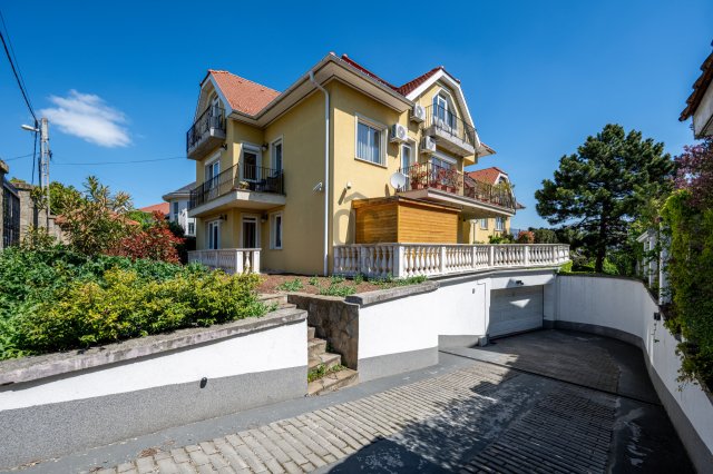 Eladó téglalakás, Budapesten, XI. kerületben 286 M Ft, 4 szobás
