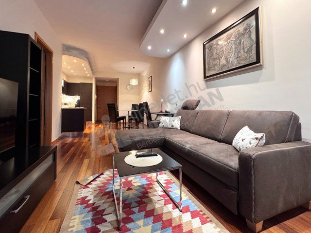 Kiadó téglalakás, albérlet, I. kerületben, Országház utcában