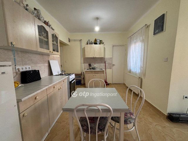 Eladó családi ház, Ságváron 46.9 M Ft, 2 szobás