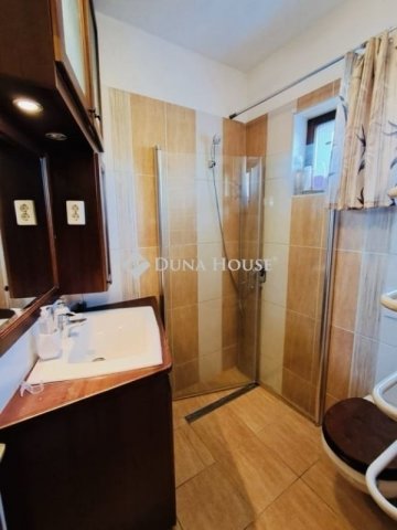 Eladó családi ház, Tárnokon 134.9 M Ft, 5 szobás