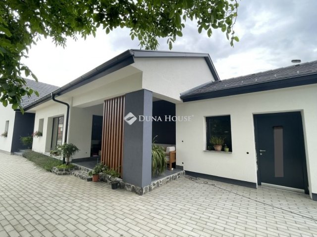 Eladó családi ház, Csákánydoroszlón 129 M Ft, 4 szobás
