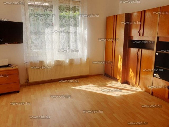 Eladó családi ház, Budapesten, IV. kerületben 49.9 M Ft