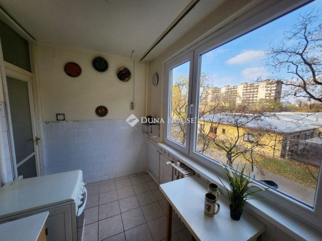Eladó panellakás, Budapesten, IV. kerületben 71.9 M Ft