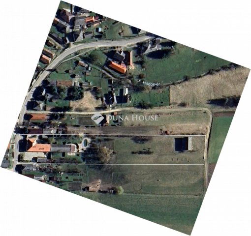 Eladó családi ház, Porván 160 M Ft, 10 szobás