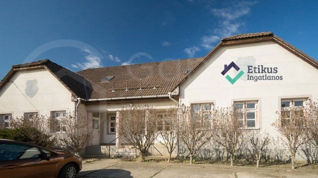 Eladó családi ház, Taktaharkányon 26.91 M Ft, 10 szobás