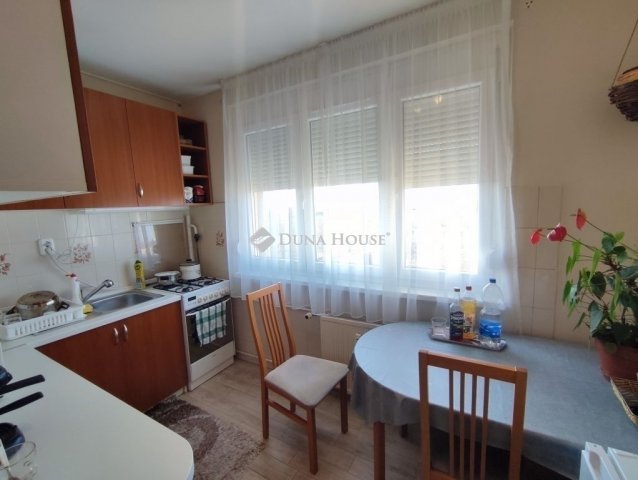 Eladó panellakás, Kecskeméten 42.99 M Ft, 2 szobás