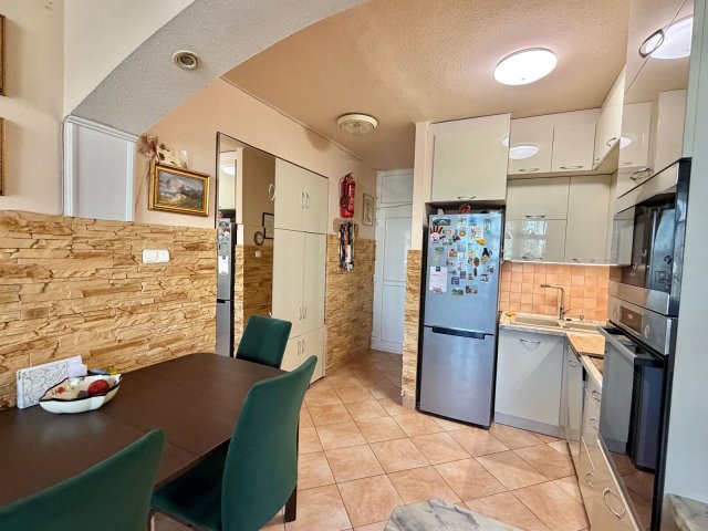 Eladó téglalakás, Nyíregyházán 57.5 M Ft, 3 szobás