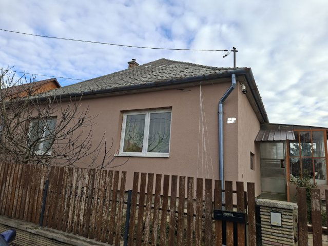 Eladó családi ház, Attalán 23.5 M Ft, 3 szobás