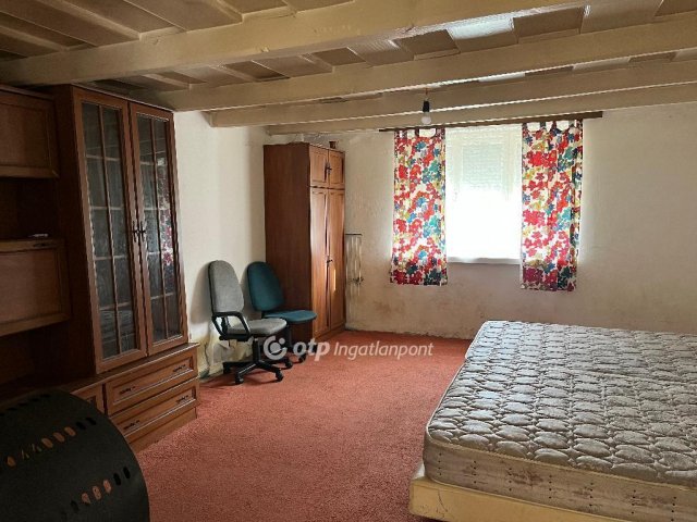 Eladó családi ház, Makláron 22.9 M Ft, 2 szobás