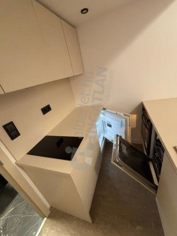 Kiadó téglalakás, albérlet, VIII. kerületben, Puskin utcában