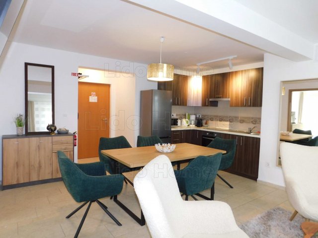 Eladó nyaraló, Siófokon 199.9 M Ft, 7 szobás