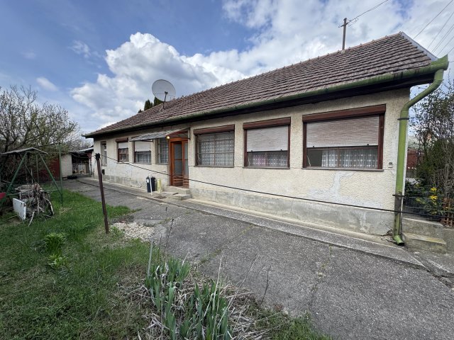 Eladó családi ház, Isaszegen 43 M Ft, 2 szobás