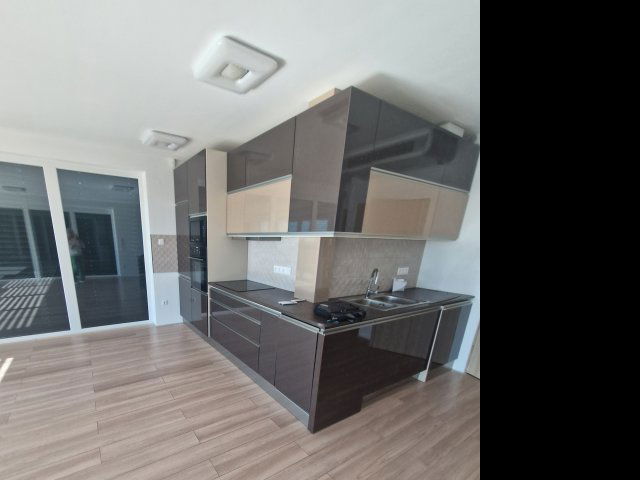 Kiadó téglalakás, albérlet, Pécsett 350 E Ft / hó, 1 szobás