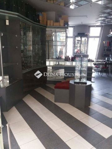 Kiadó üzlethelyiség, Pécsett, Búza téren 60 E Ft / hó