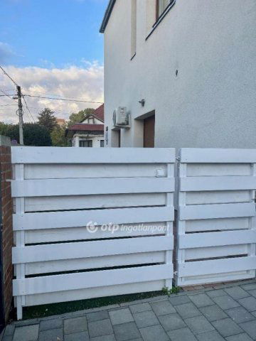 Kiadó téglalakás, albérlet, Pécsett 220 E Ft / hó, 2 szobás