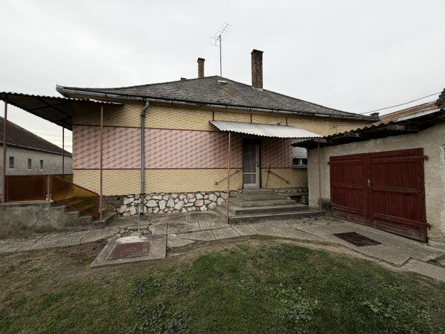 Eladó családi ház, Felsőszentmártonon 19.99 M Ft, 4 szobás